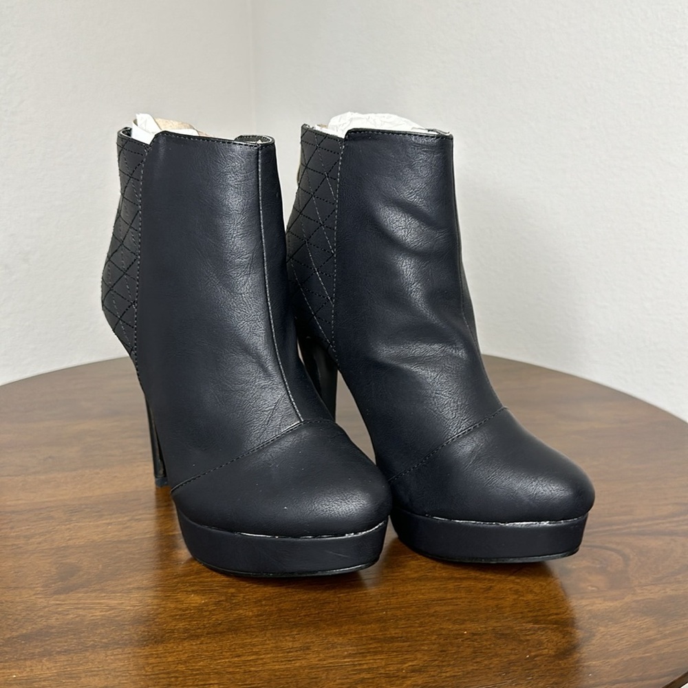 A.X.N.Y Black stiletto heels boots size 7.5